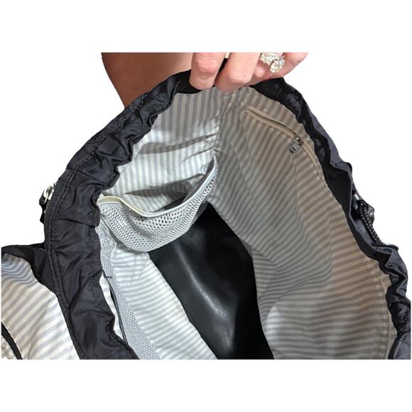 Rare Lululemon Traveling Yogini Rucksack Backpack Discontinued Black White main image 4